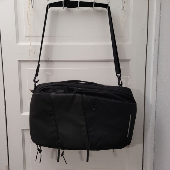 SWISSGEAR Hybrid 19” Backpack/Messenger - Black - Picture 3 of 15